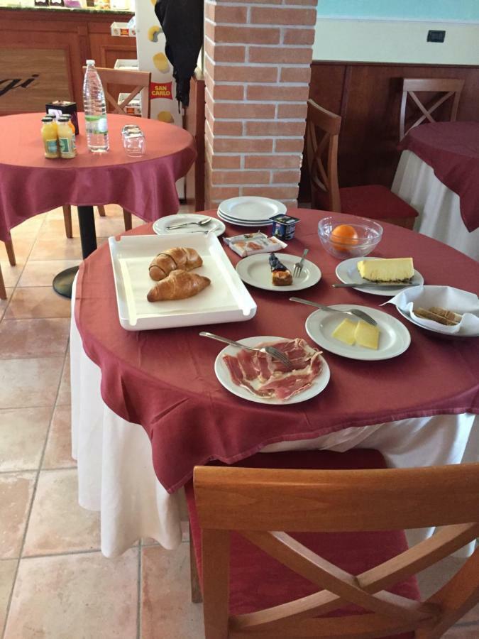 Albergo "Da Gigi" Celano Bagian luar foto