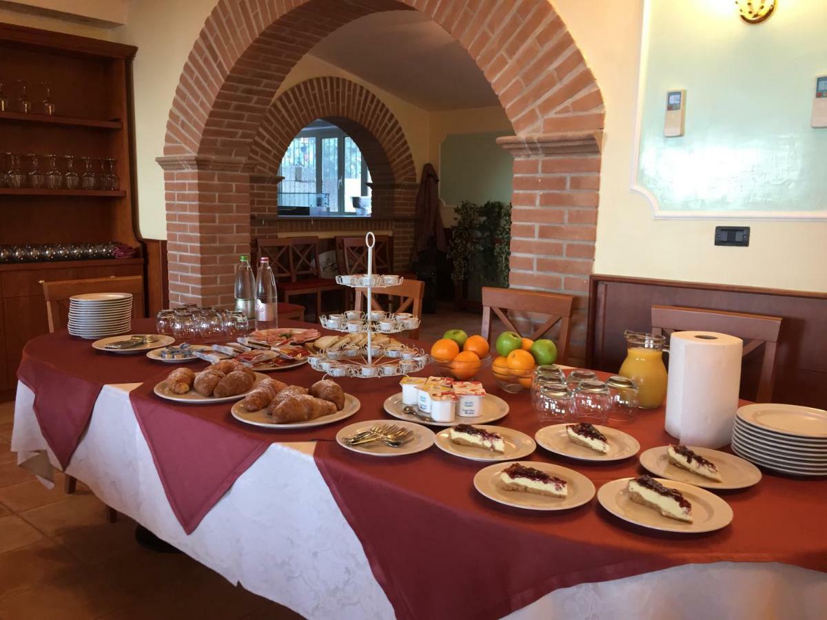Albergo "Da Gigi" Celano Bagian luar foto