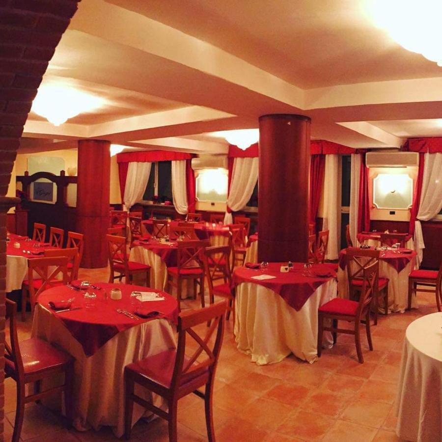Albergo "Da Gigi" Celano Bagian luar foto